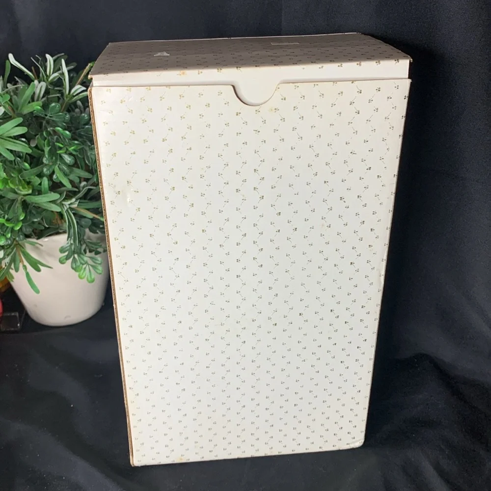 Vintage Martha’s Porcelain Figurine boxed wedding cake topper